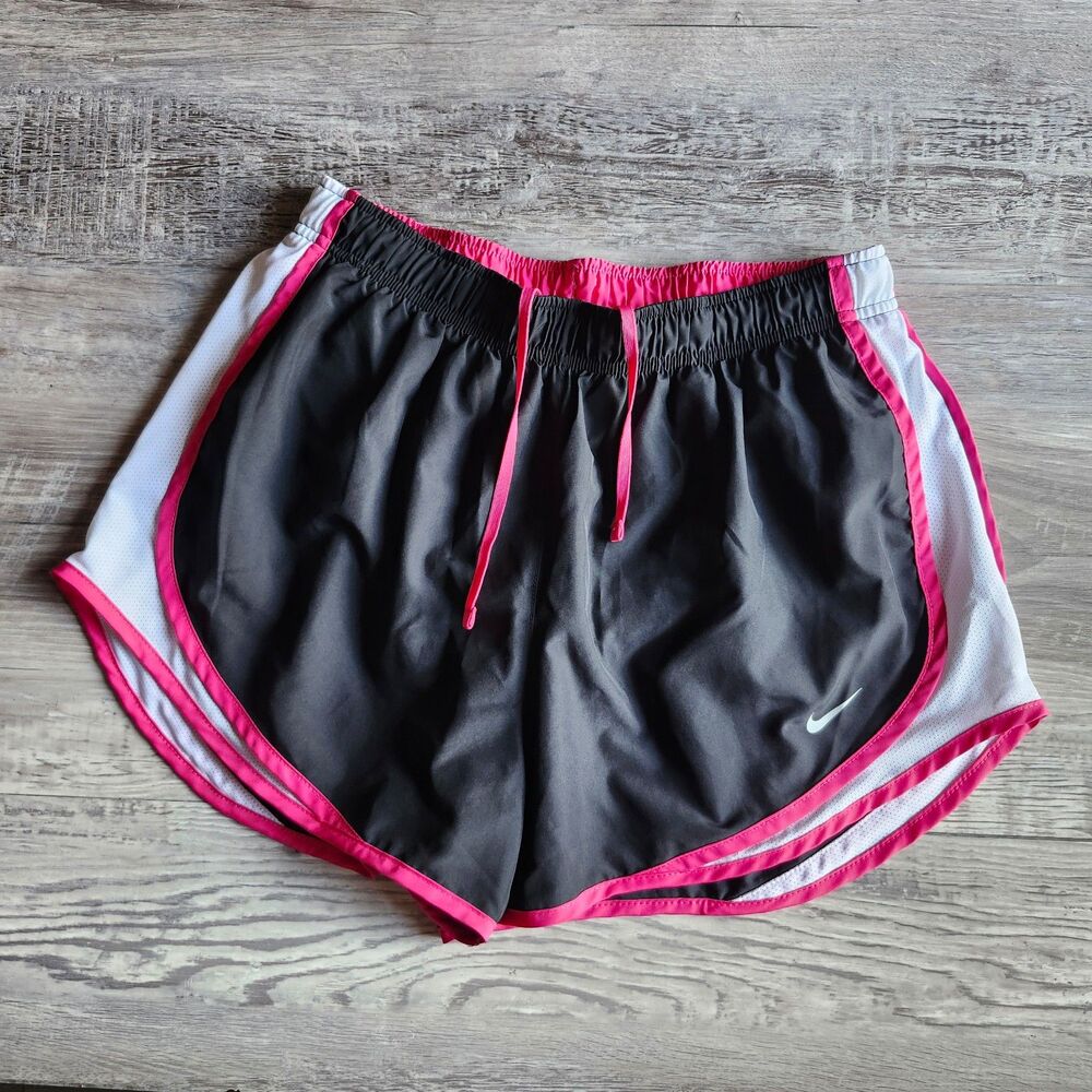 (L) Nike shorts